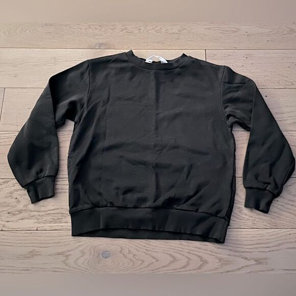 Boys H&M Black Crew Neck Sweater Size 8-10 - Picture 1 of 2